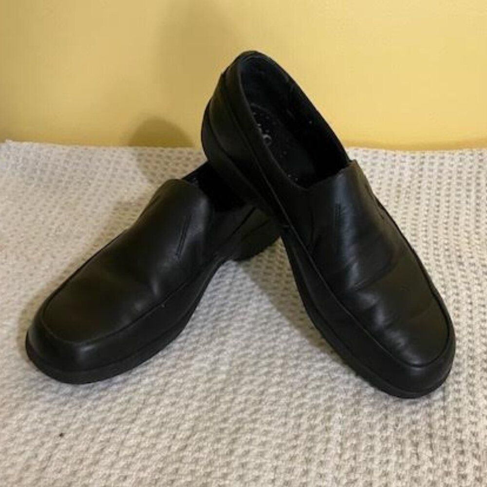 Hush Puppies Zero black leather slip on size 8.5ew